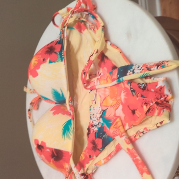 Two Piece Floral Bikini - Picture 2 of 7